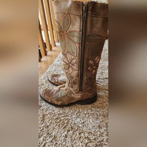 *AUTHENTIC* Vintage DAN POST Embroidered Floral Boots Size 10 (Women's)